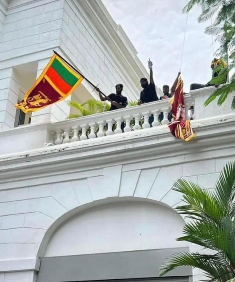 La foule dans le palais la foule dans le palais