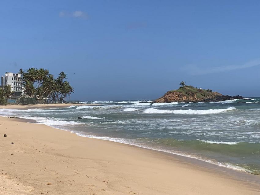 pied de page un plage sri lankaise