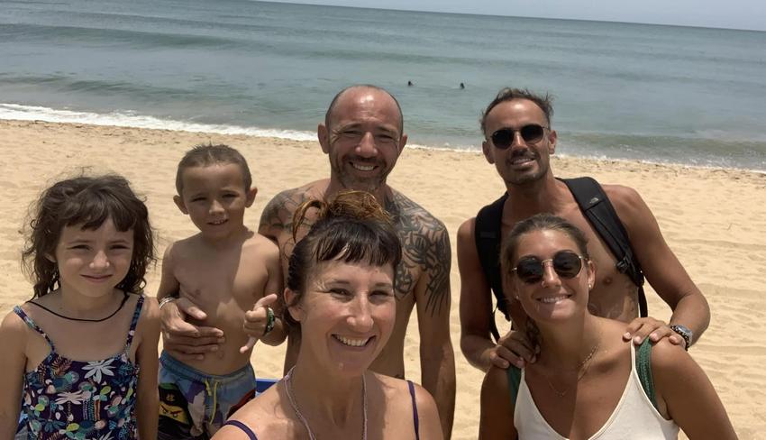 un couple en vacance à sri lanka