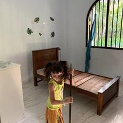 jade fait le mnage dans la guesthouse à sri lanka